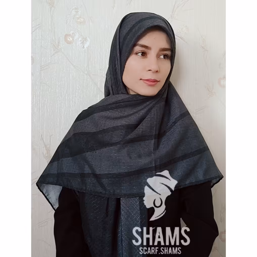 روسری نخی محرم  مشکی  نوک مدادی طرح ال وی کیفیت بینظیر  قواره140  دور دست دوز قیمت مناسب حراجی ارسال رایگان 