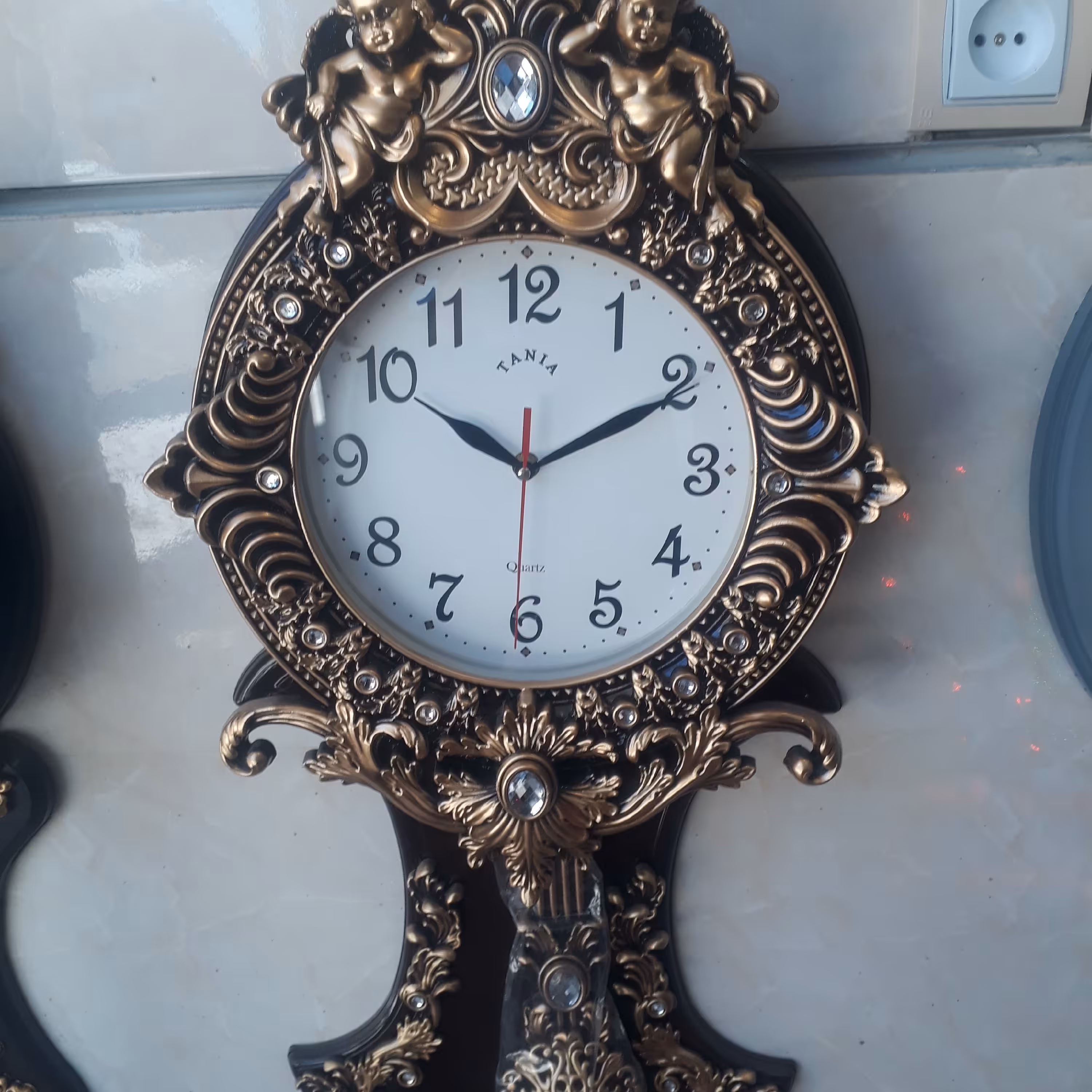 ساعت دیواری 