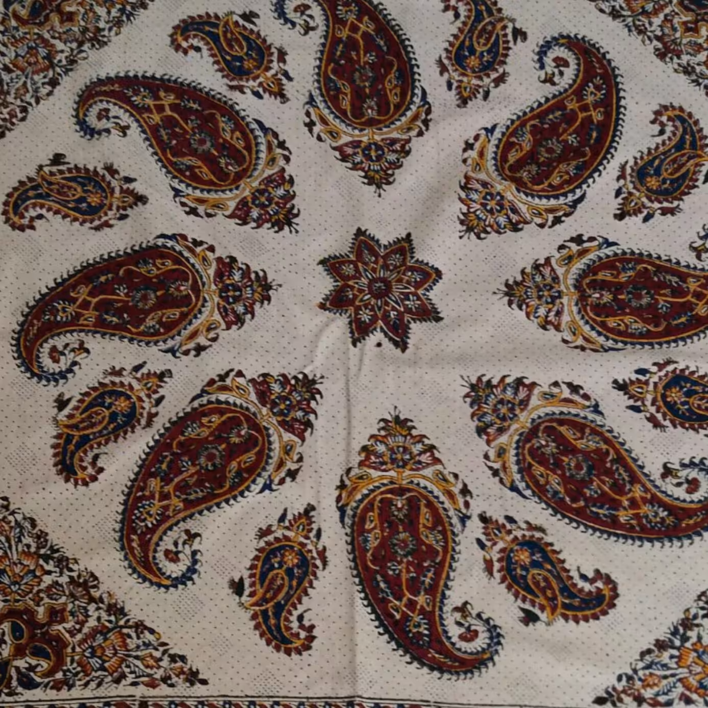 سفره قلمکار طرح سنتی  پارچه پنبه دررنگهای مختلف سایزصددرصد