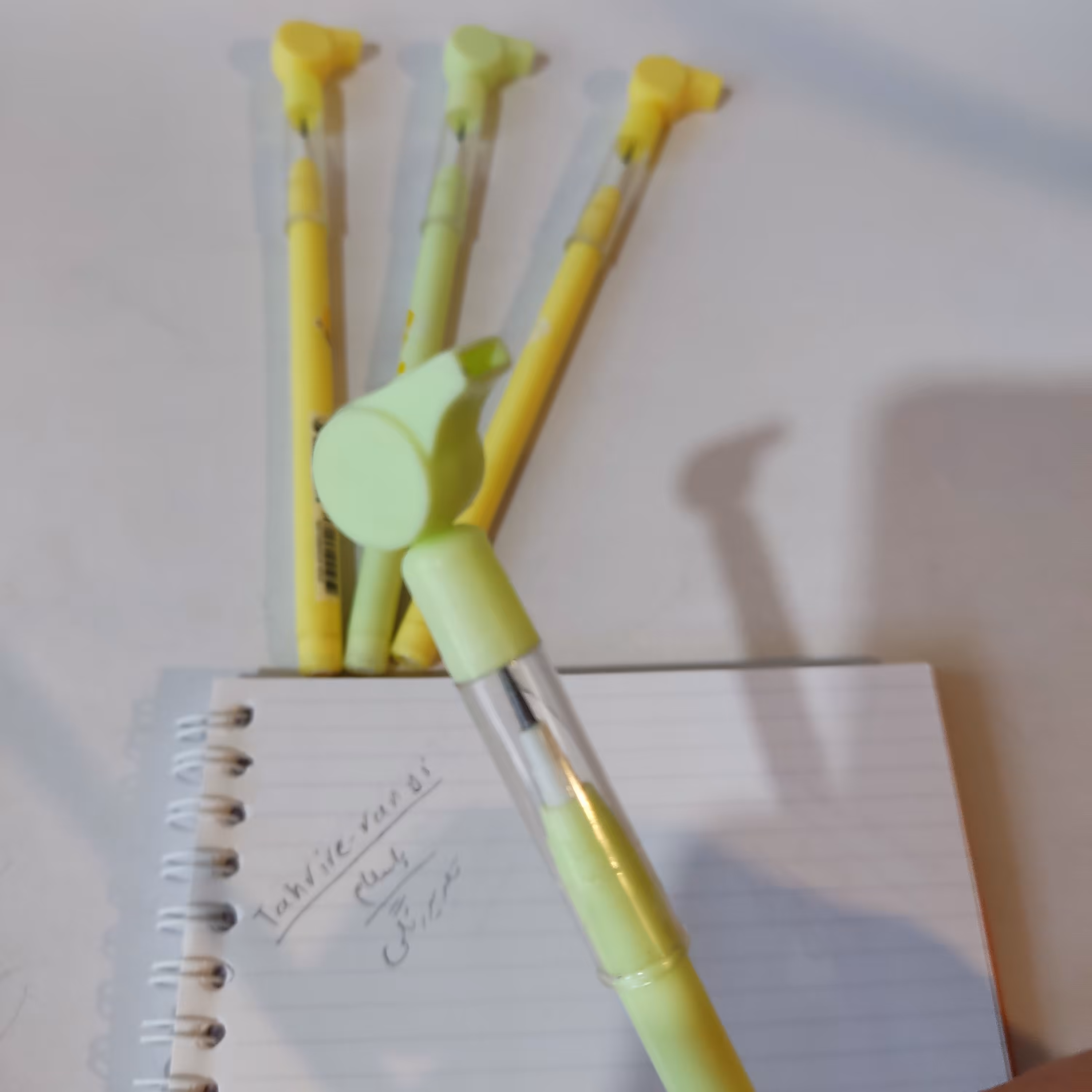 مداد فشنگی مدل سوت درجه یک