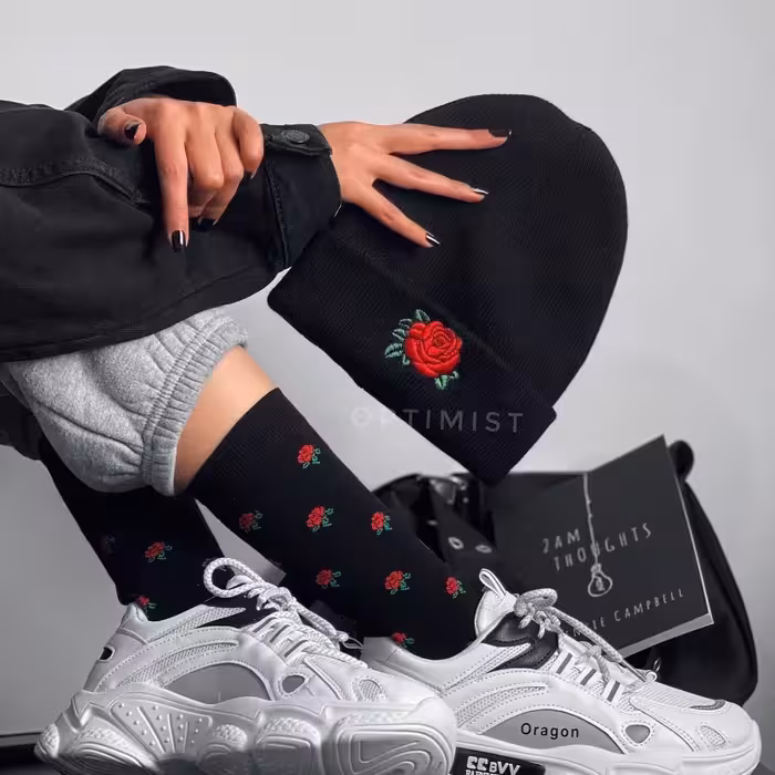 ست کلاه و جوراب طرح گل رز نخ پنبه فری سایز