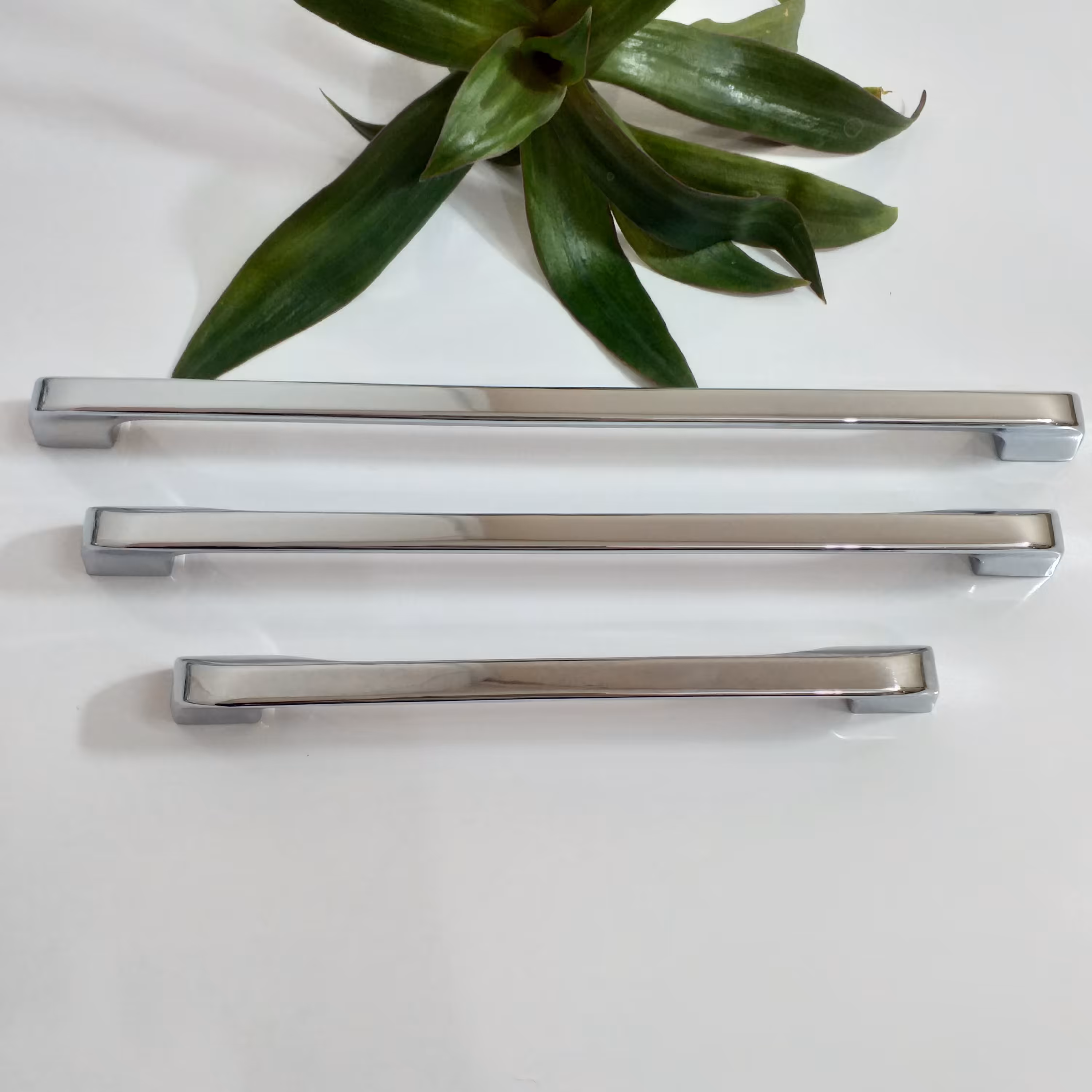 دستگیره کابینت GK مدل 560 کروم خشدار 