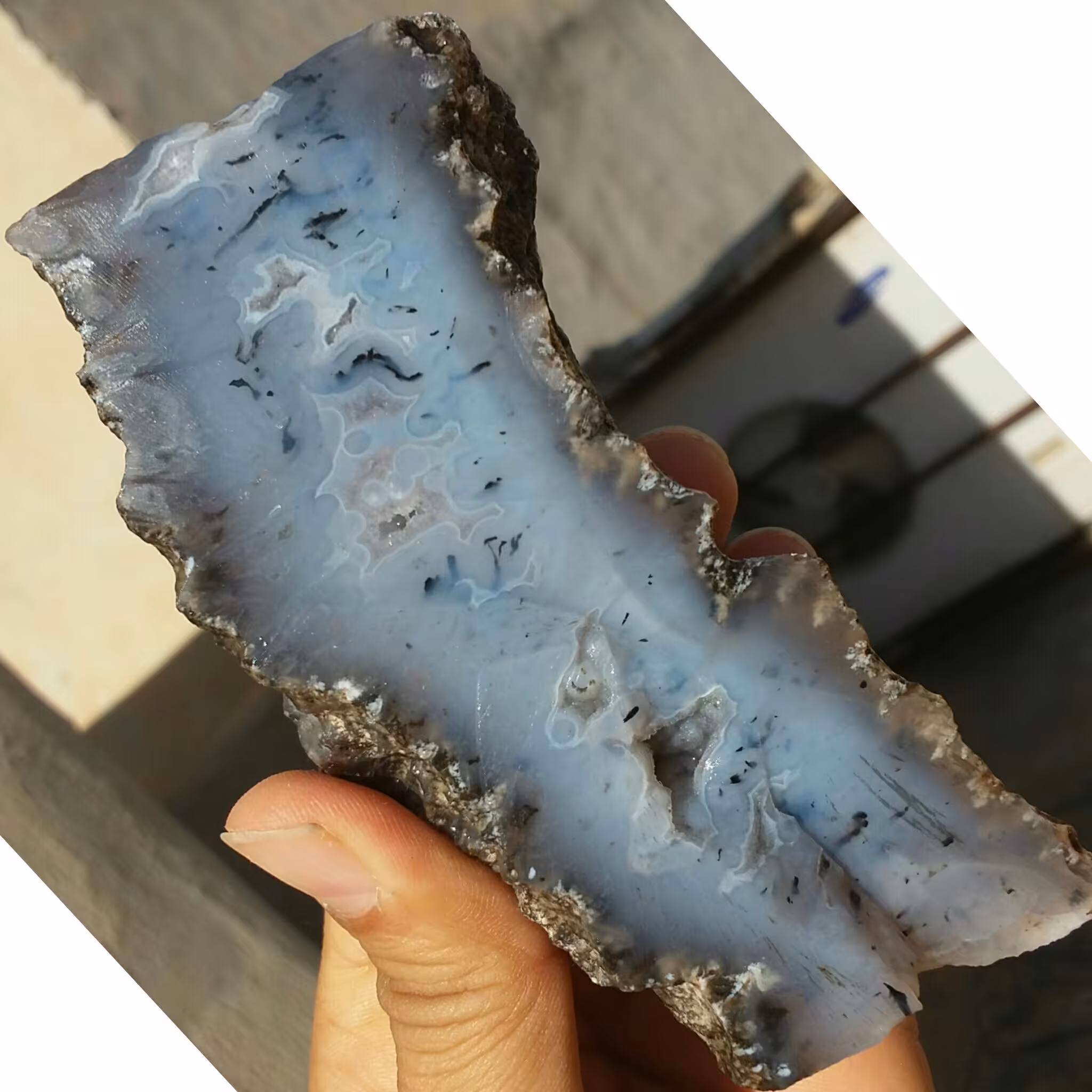 اسلایس سنگ راف عقیق سلیمانی 3بعدی طرحدار کمیاب درشت 100 در 100 طبیعی شاهکار خلقت
با قابلیت ساخت چندین نگین کد 10022