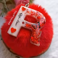 جاکلیدی حروف رزینی با پوم پوم