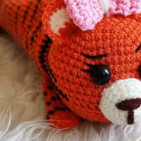 جامدادی ببری خانوم کاملا دستبافت و قابل شستشو 