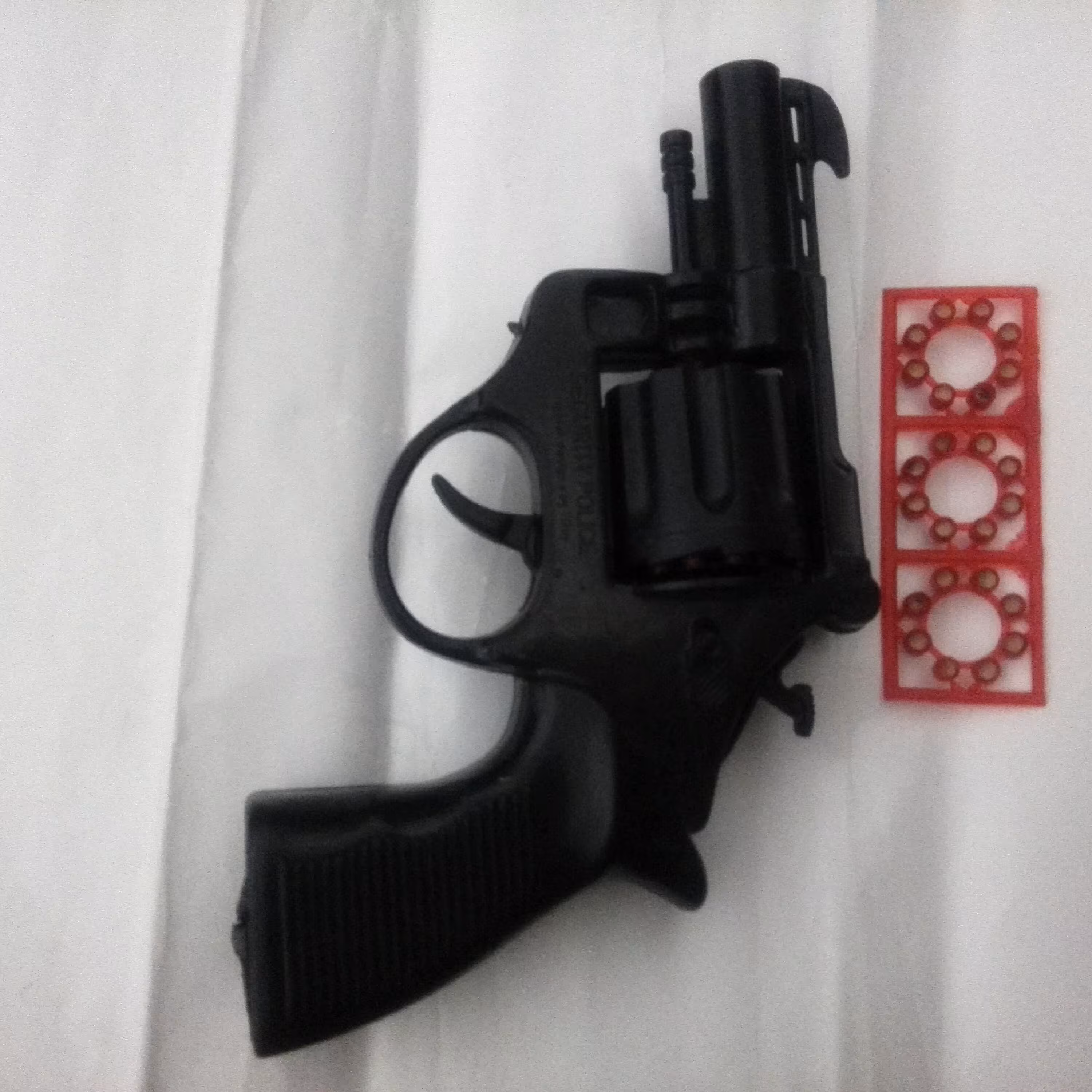 تفنگ اسباب بازی ترقه ای