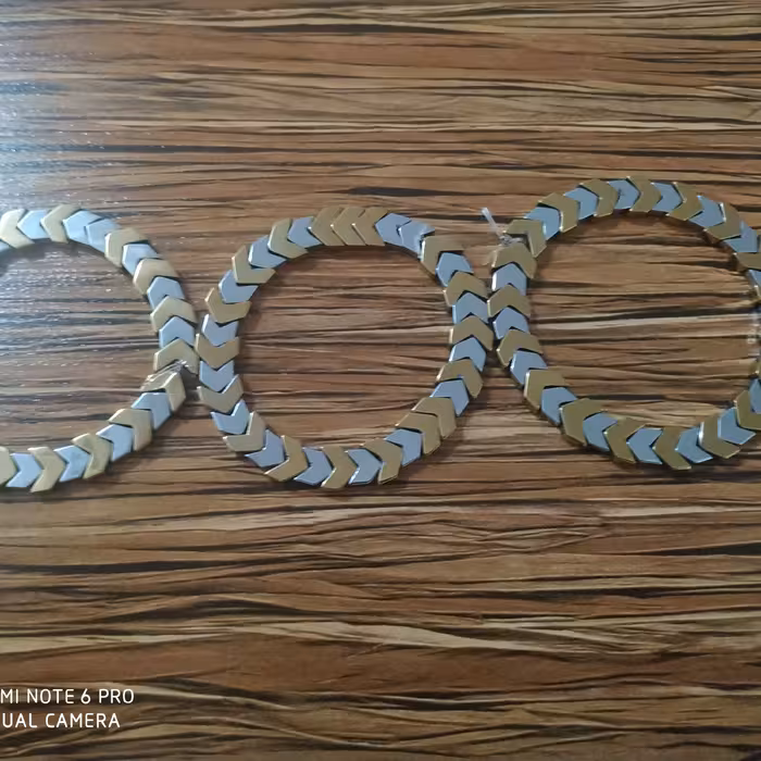 دستبند فلشی سایز بندی داره 