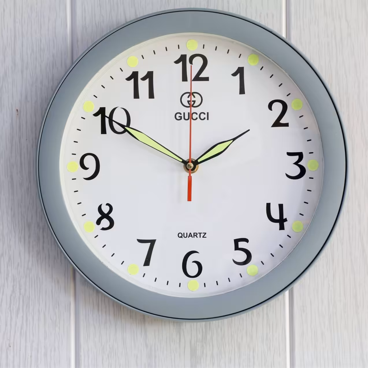 ساعت دیواری گوچی گرد سایز 28 موتورآرامگردرنگبندی قهوهای طوسی سیاه سفید