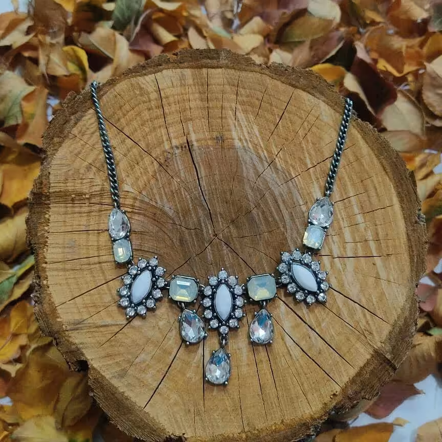 گردنبند نگین دار مجلسی بسیار زیبا و شیک