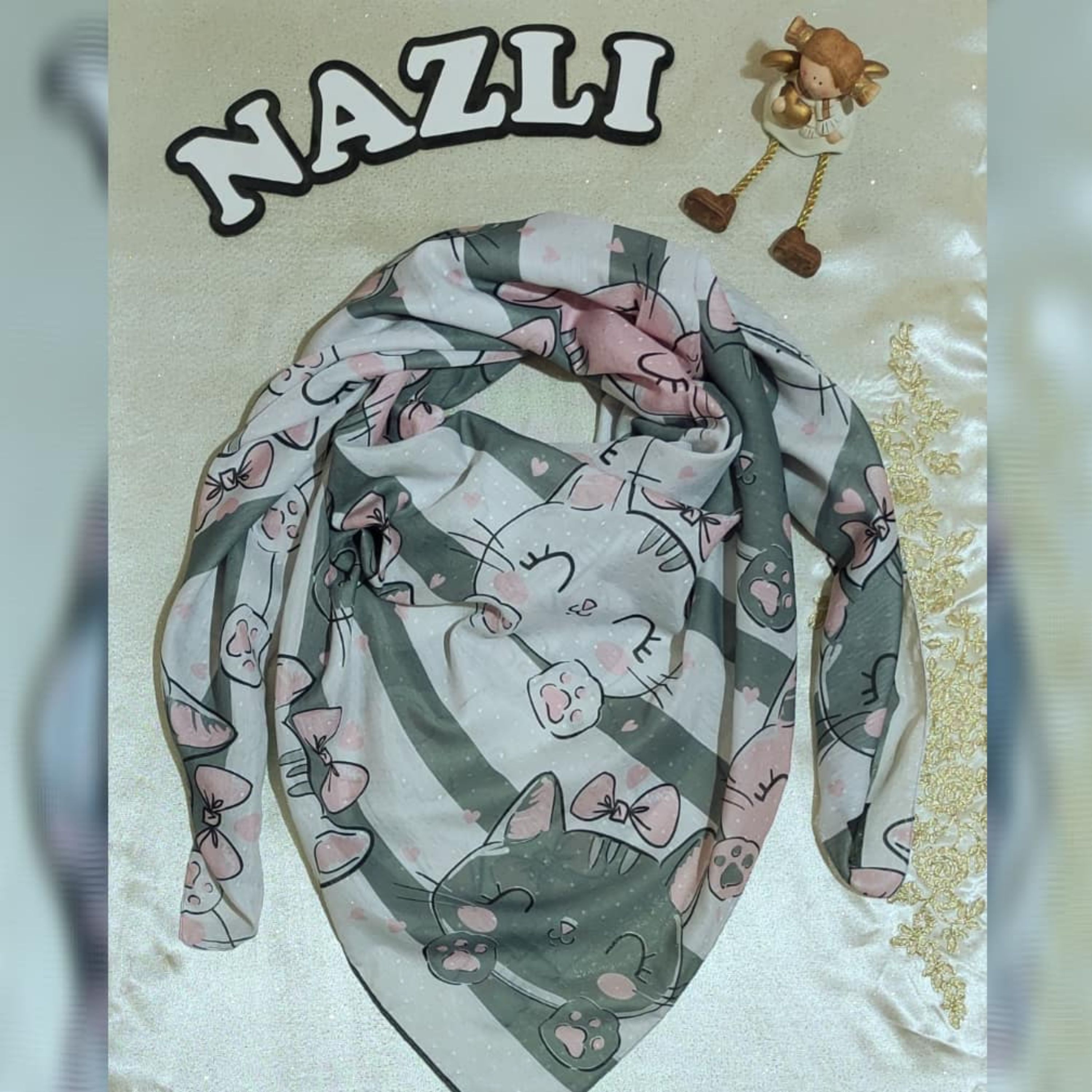 روسری طرح گربه و قلب راه راه طوسی صورتی نخ اسلپ دور دوخت قواره 135در135 تک رنگ