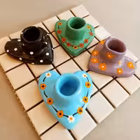 جاشمعی قلبی، مناسب شمع قطر 1 و نیم تا 2 سانت، با هر رنگ و طرحی قابل اجراست، جنس پودرسنگ و سیمان