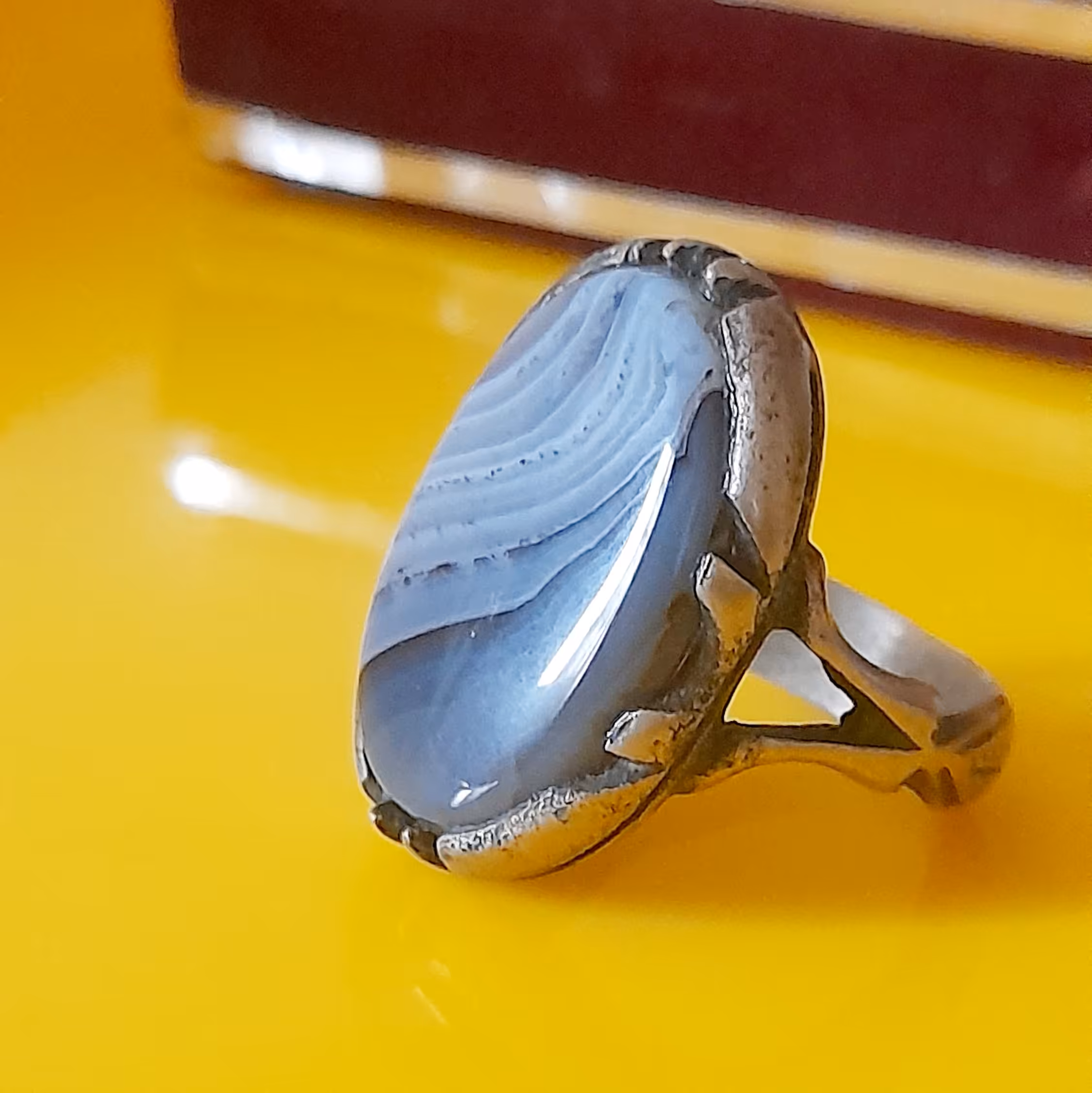 انگشتر عقیق طوسی نواری(نوعی شجر)