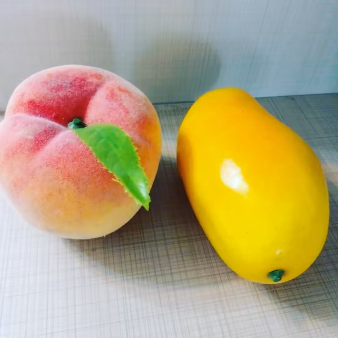  دکوری میوه  پلاستیکی خارجی انبه و هلو هر دو با هم  