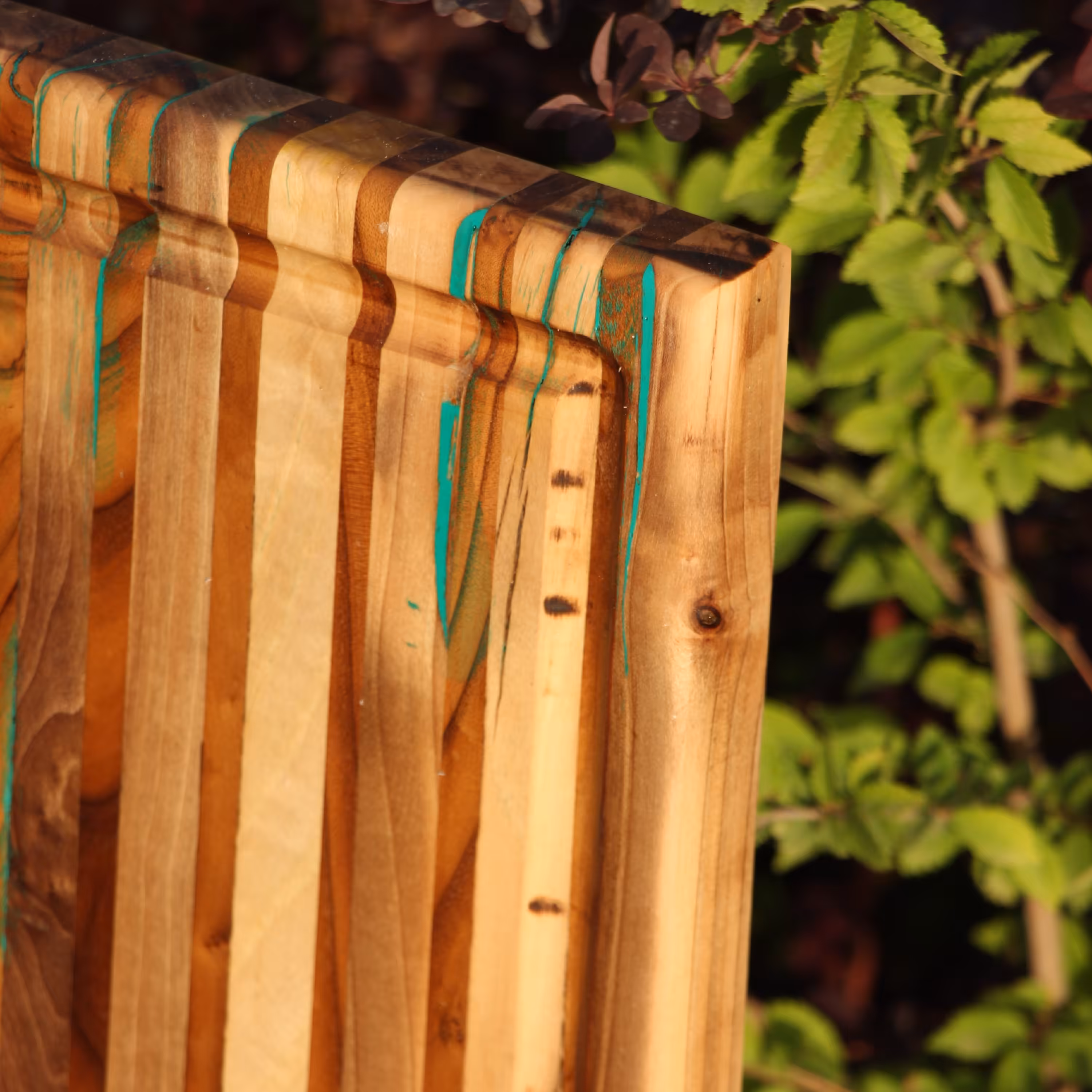 تخته سرو پذیرایی در ابعاد 25*40*4 ساخته شده با چوب گردو