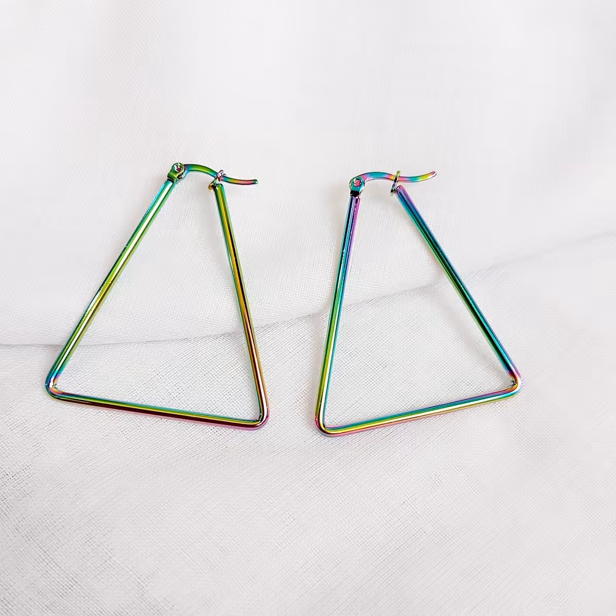 گوشواره آویز مثلثی هفت رنگ دخترانه