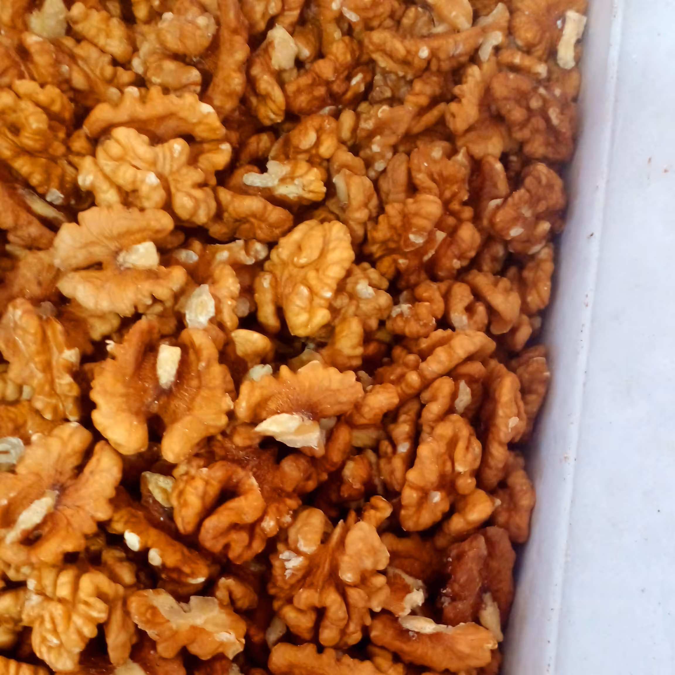 مغز گردو کیلویی 380 هزار دوپر  سایز درشت ارسال رایگان مخصوص خورشتی و صبحانه مشابه عکس کارتن های 5 کیلویی