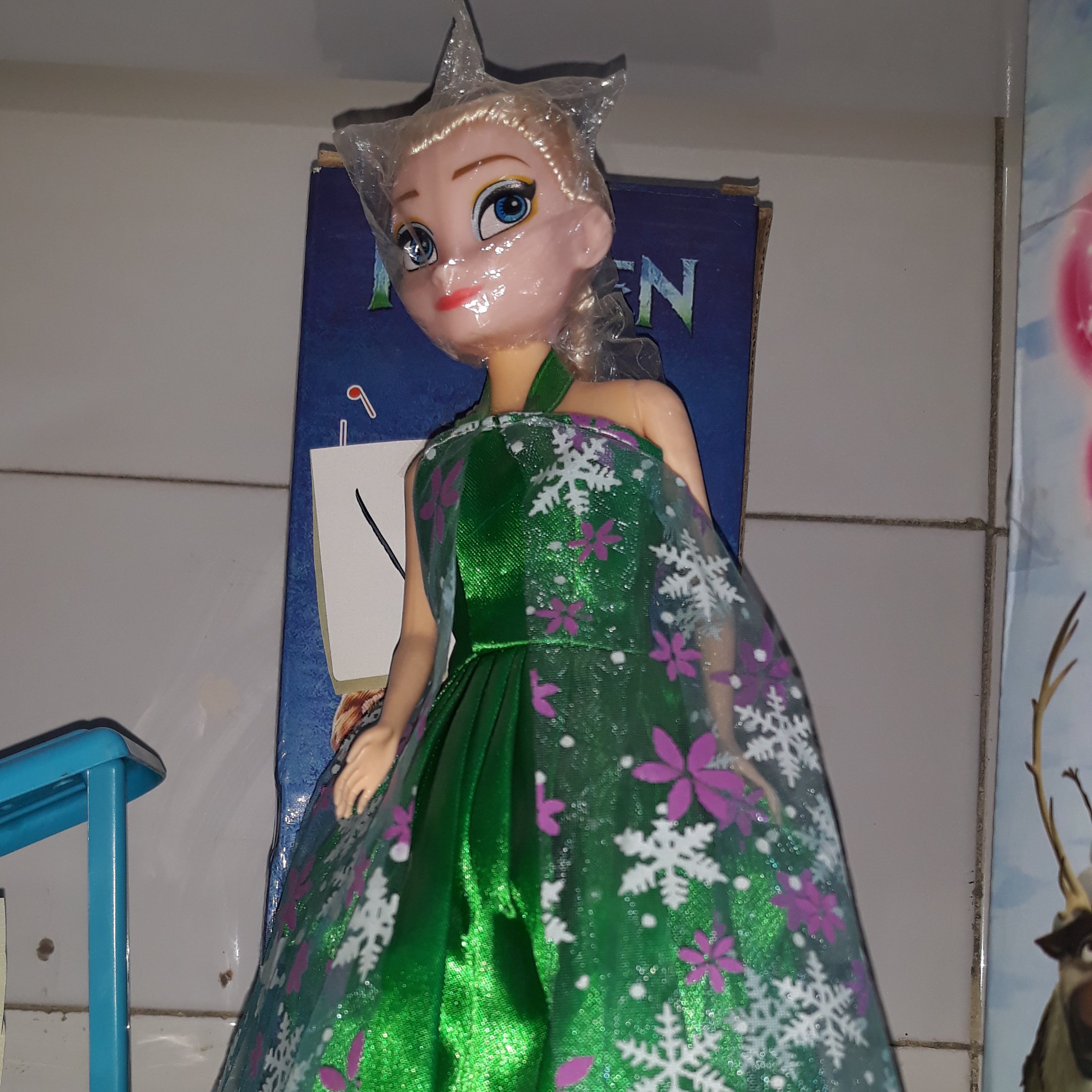 عروسک السا آوازخوان