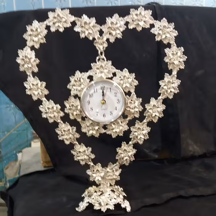 ساعت رومیزی قلبی آفتابگردان برنجی با آبکاری نقره 