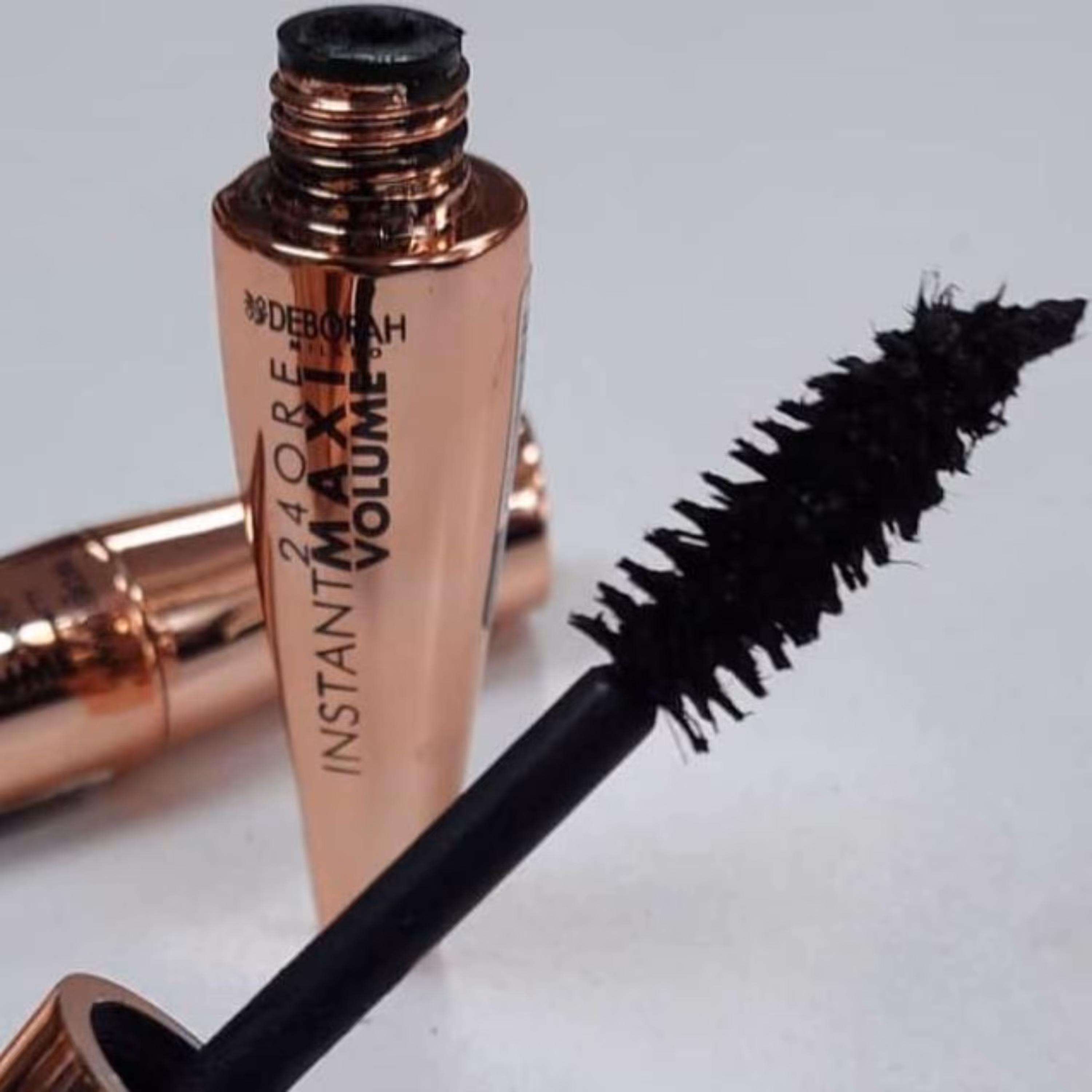 ریمل حجم دهنده دبورا مدل 24 اور اینستنت ماکسی ولوم