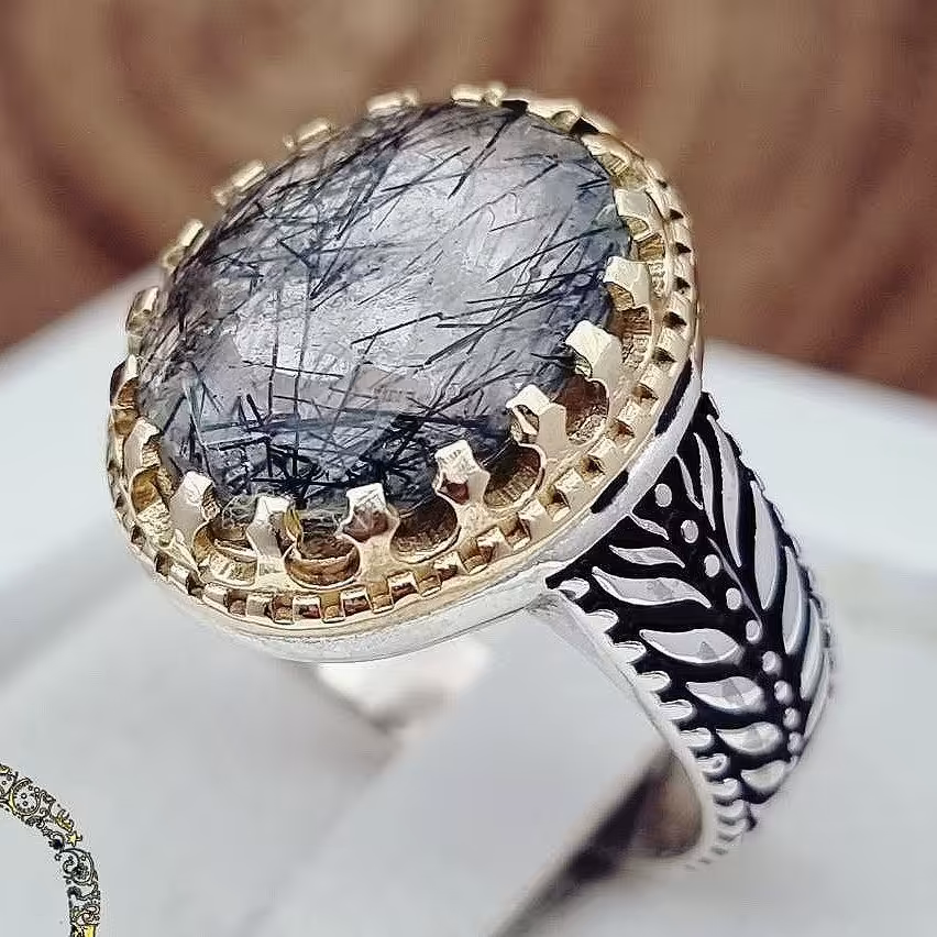 انگشتر نقره طرح قلم تاج برنجی با نگین در مویی اصل و معدنی 