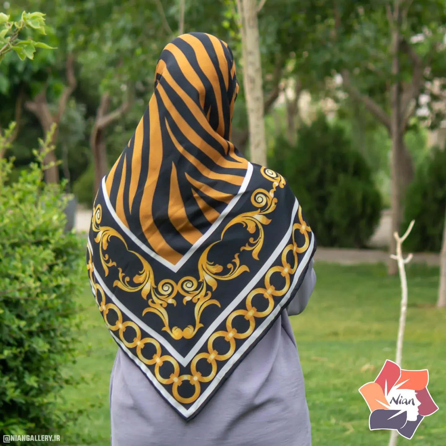 روسری نخی دور دست دوز