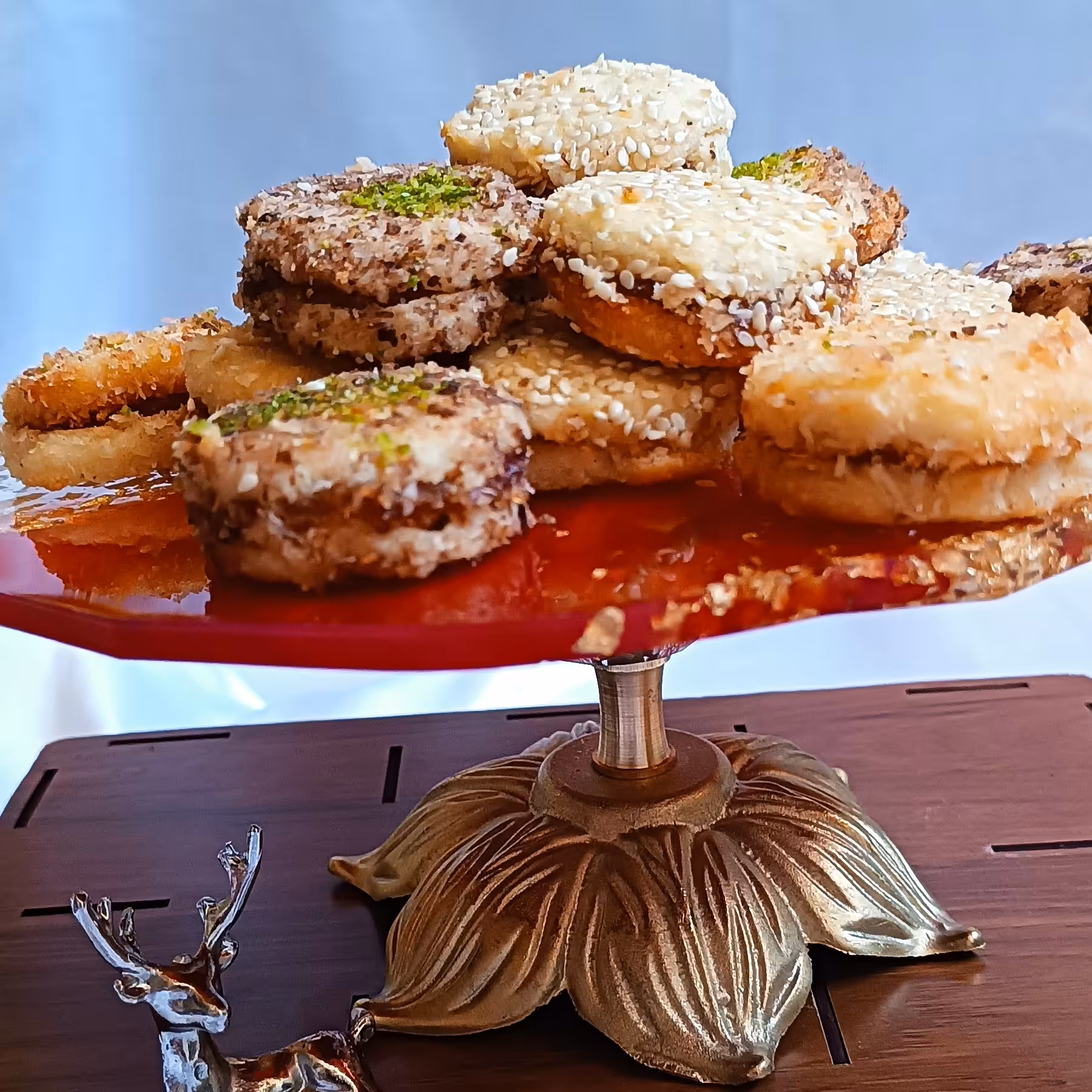 شیرینی خوری گل سرخ