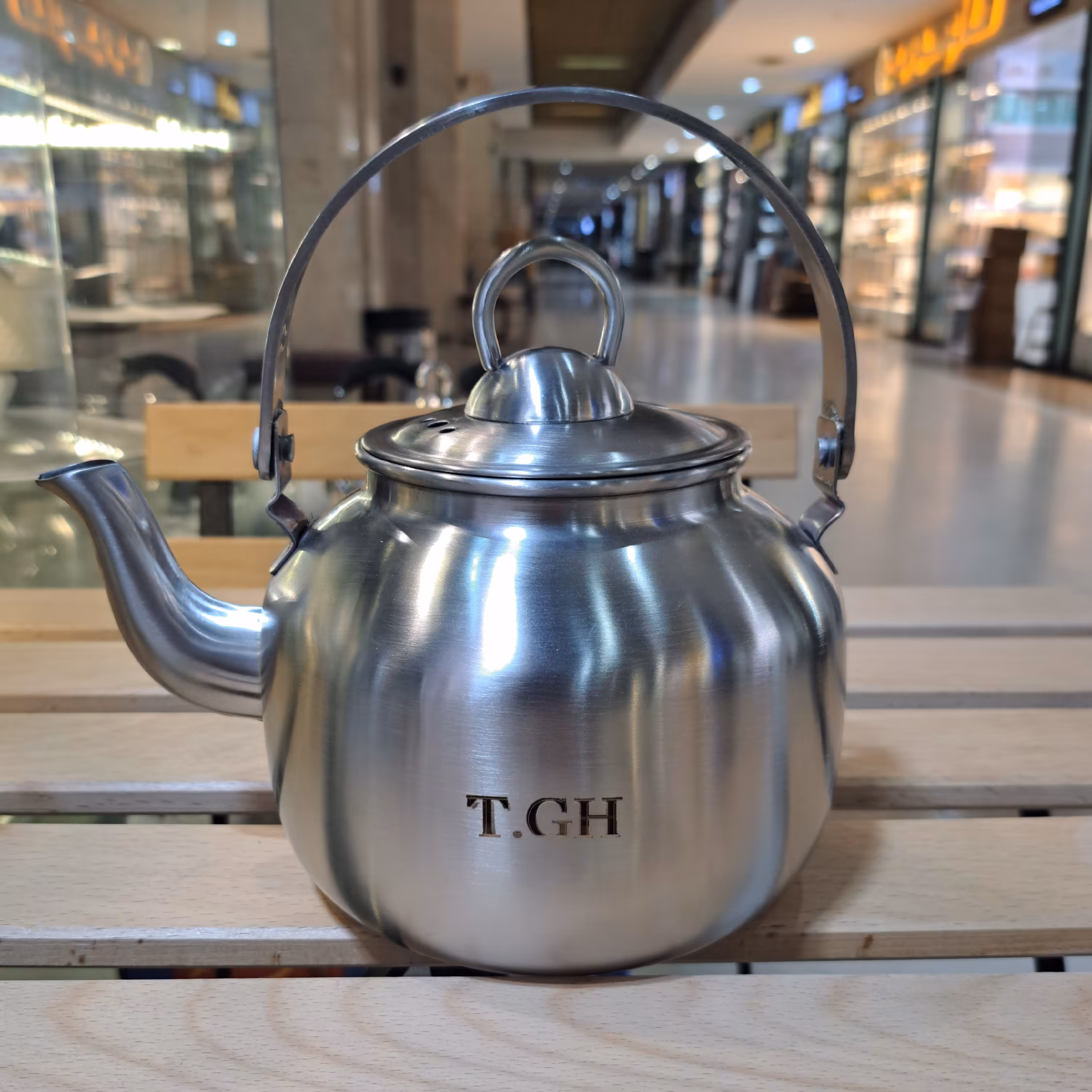 کتری 1.5 لیتری  ارغوان استیل مات دسته بالا برند قیطاسی(T.GH)