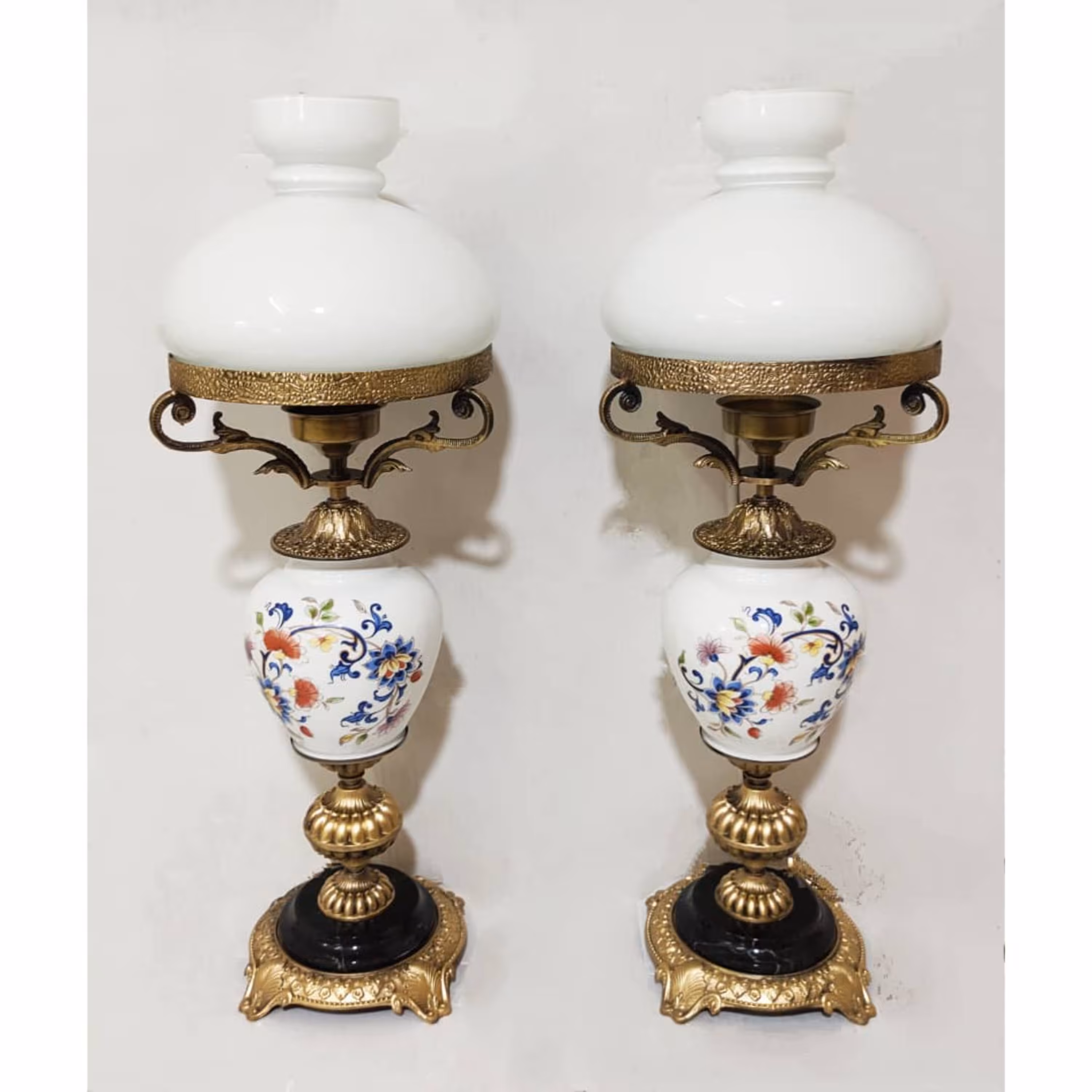 شمعدان مدل چراغ پایه برنجی ایتالیایی کد 4916 ارتفاع 64 سانتی متر