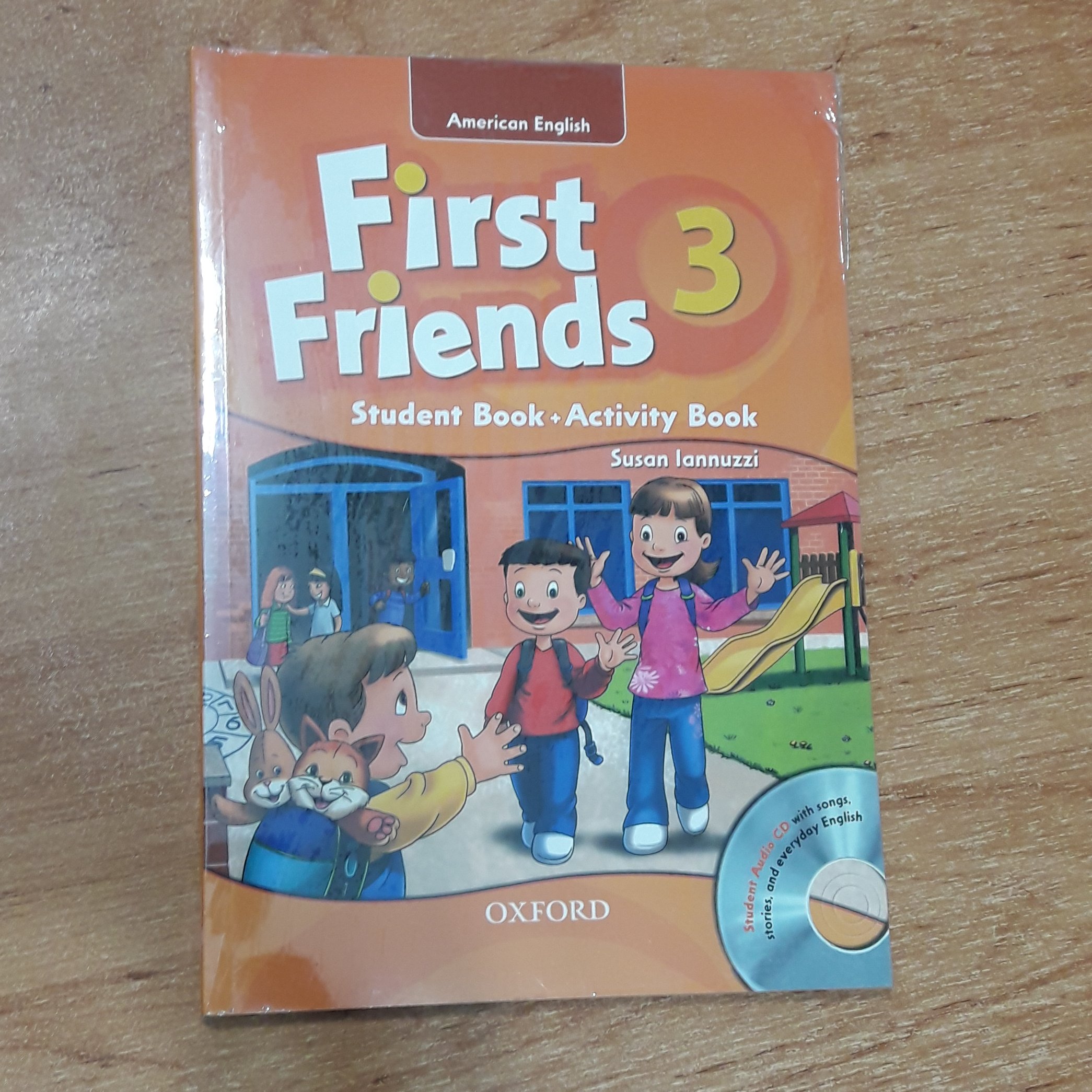کتاب امریکن فرست فرندز American First Friends 3  سایز وزیری به همراه کتاب کار و Qr کد