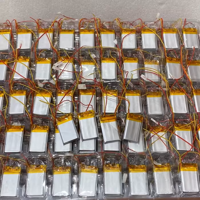 باتری لیتیومی 300 میلی آمپر قابل شارژ مناسب برای انواع هدفون،کیس ایرپاد،اسپیکر و... بسته 10 عددی