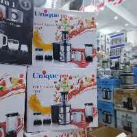 آبمیوه گیری چهارکاره مارک یونیک مدل 1177 شامل آبمیوه گیری مخلوط کن آسیاب خردکن 1200وات قدرت(هزینه ارسال به صورت پس کرایه