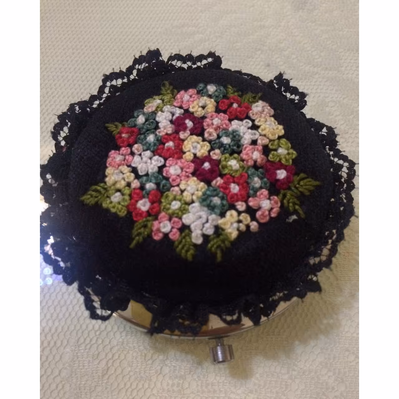 آینه گلدوزی