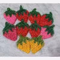 اسکاج توت فرنگی دست بافت بافته شده با کاموای سوزنی زیبا و بادوام و دولایه مخصوصا برای جهیزیه 