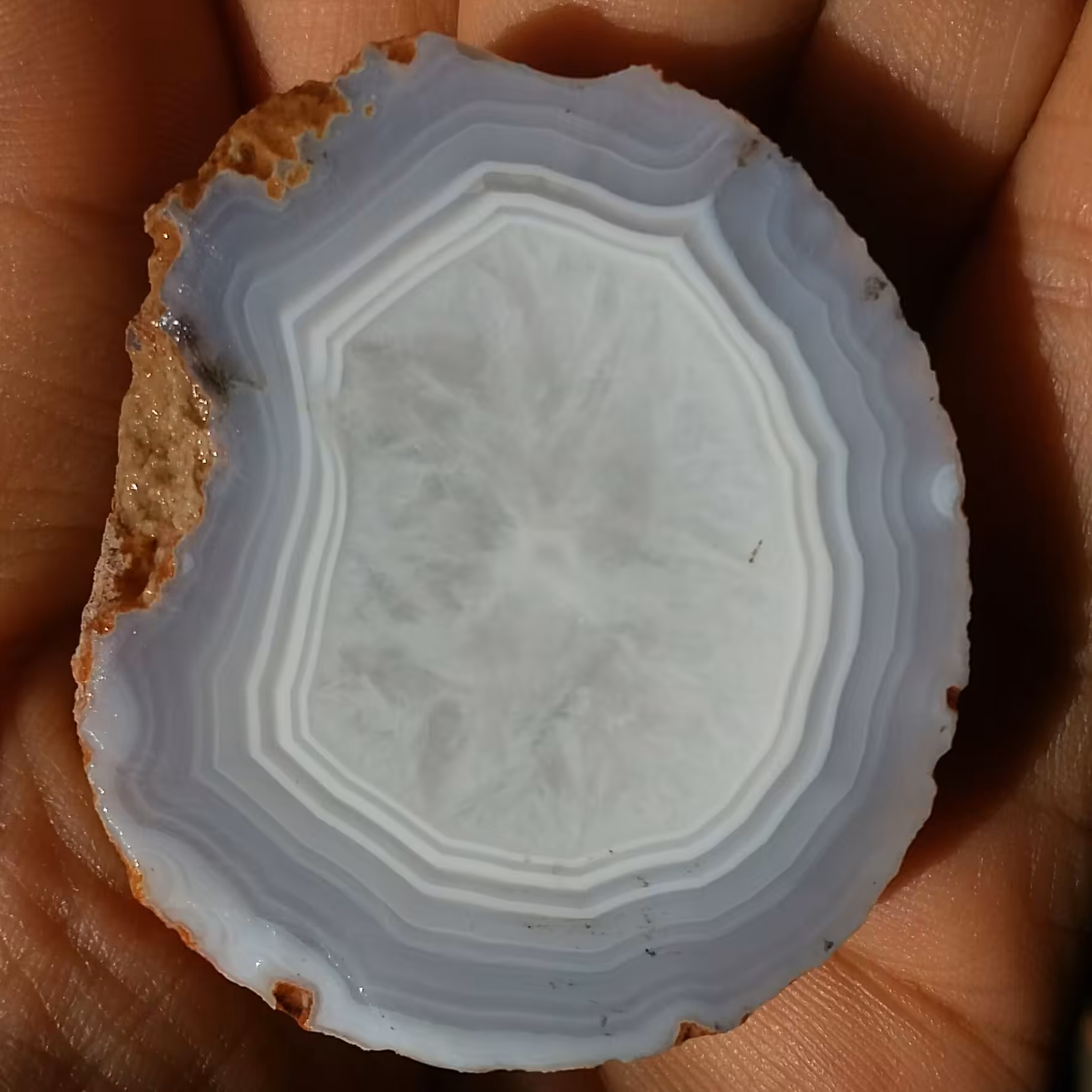 اسلایس سنگ راف عقیق سلیمانی 3 بعدی بسیاار دیدنی شاهکاار خلقت کاملا طبیعی
با قابلیت ساخت چند نگین خاص
تابلو نقاشی طبیعی
