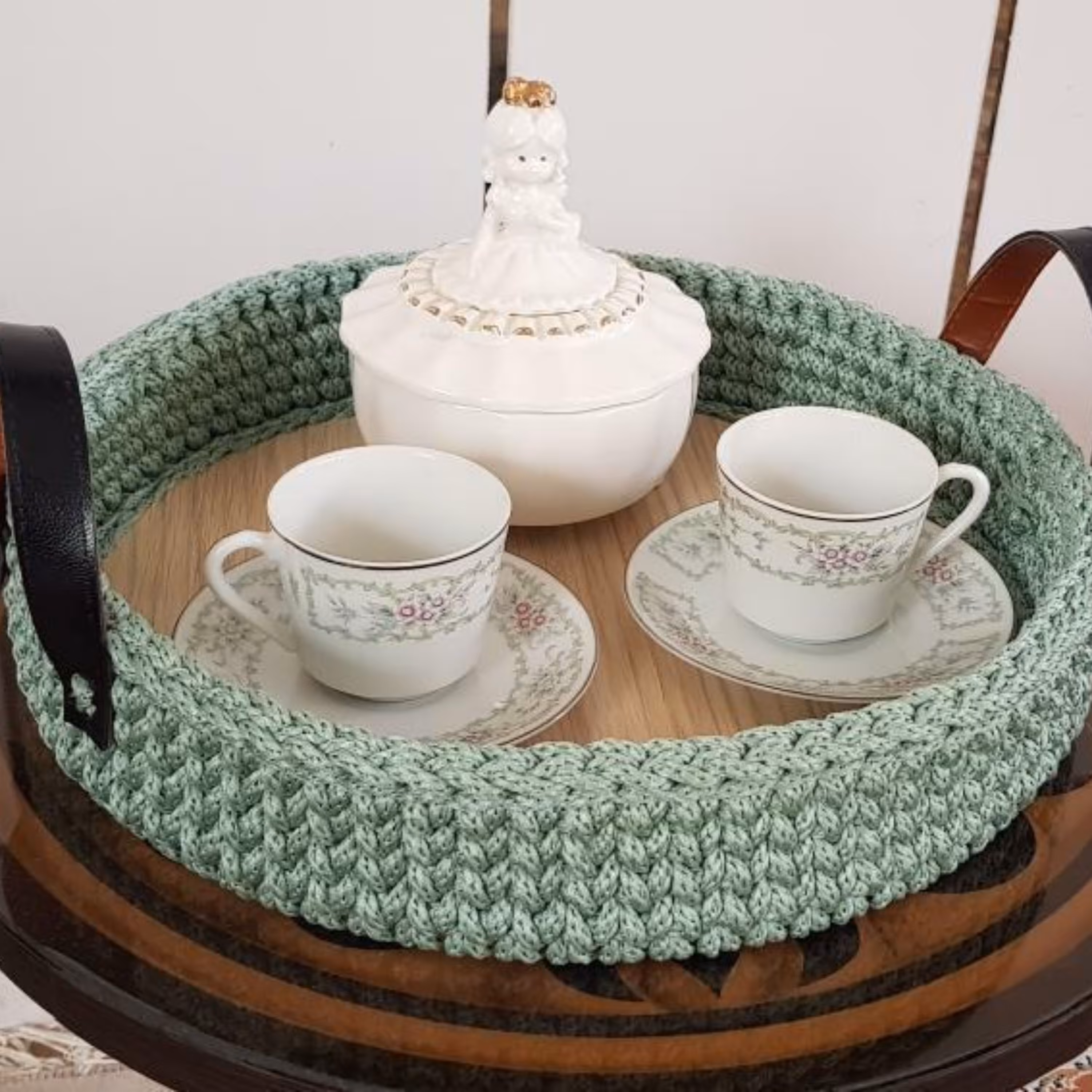 یک عدد سینی تریکو سبز فسفری