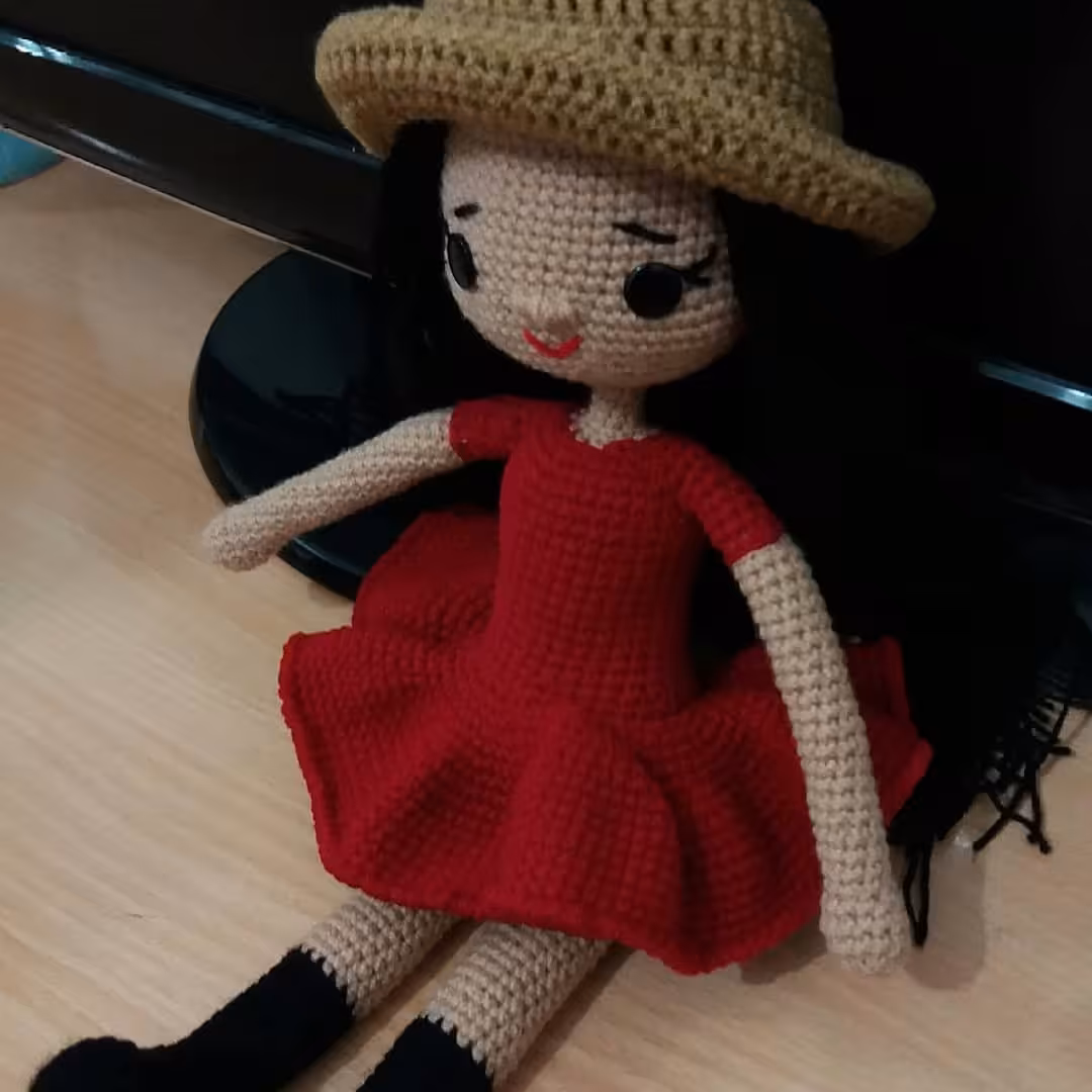 عروسک دختر گلی دستبافت مفتولی قد35سانت