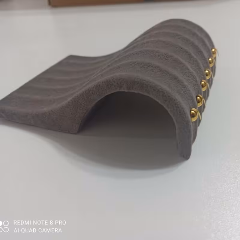 مانکن دستبندی شیاردار .با گیره قلابدار .مناسب دستبنده.کارتیه و زنجیری 