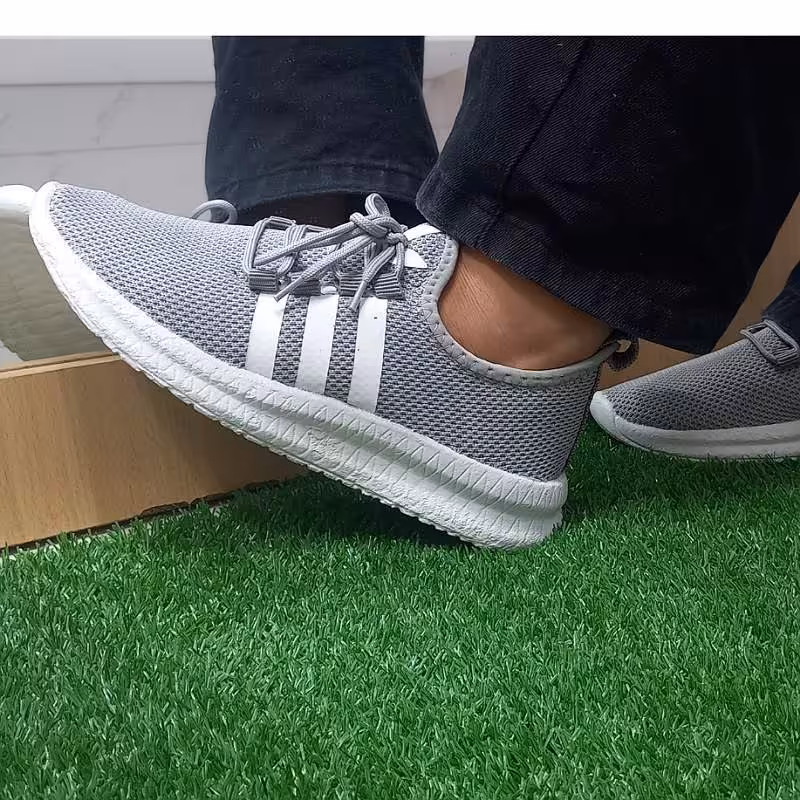 کتونی زنانه جورابی طوسی ادیداس قالب استاندارد جنس زیره پیو مناسب باشگاه پیاده روی و ورزش