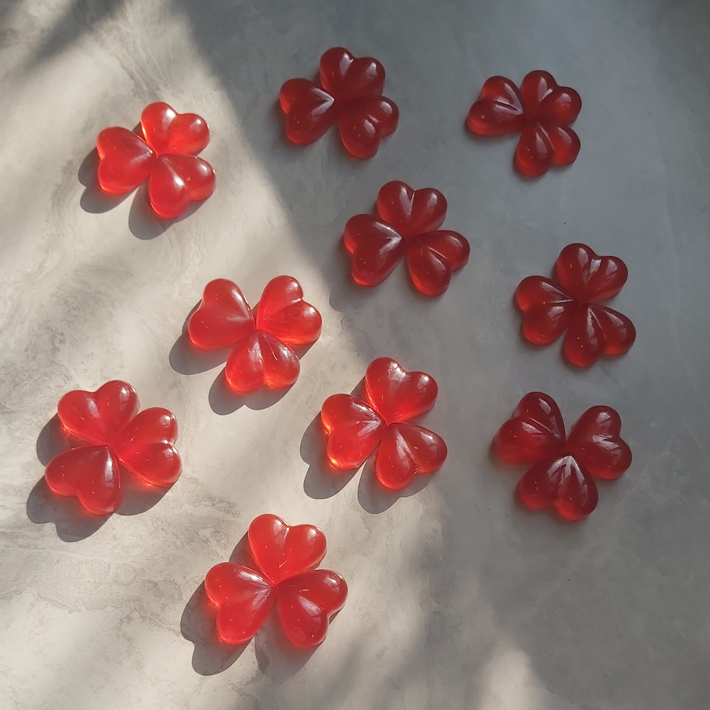 صابون دستساز  معطر الی آرت صابون فانتزی صابون عروس گیفت عروس صابون تزیینی صابون دکوری صابون  گیاهی فانتزی صابون قلب شفاف