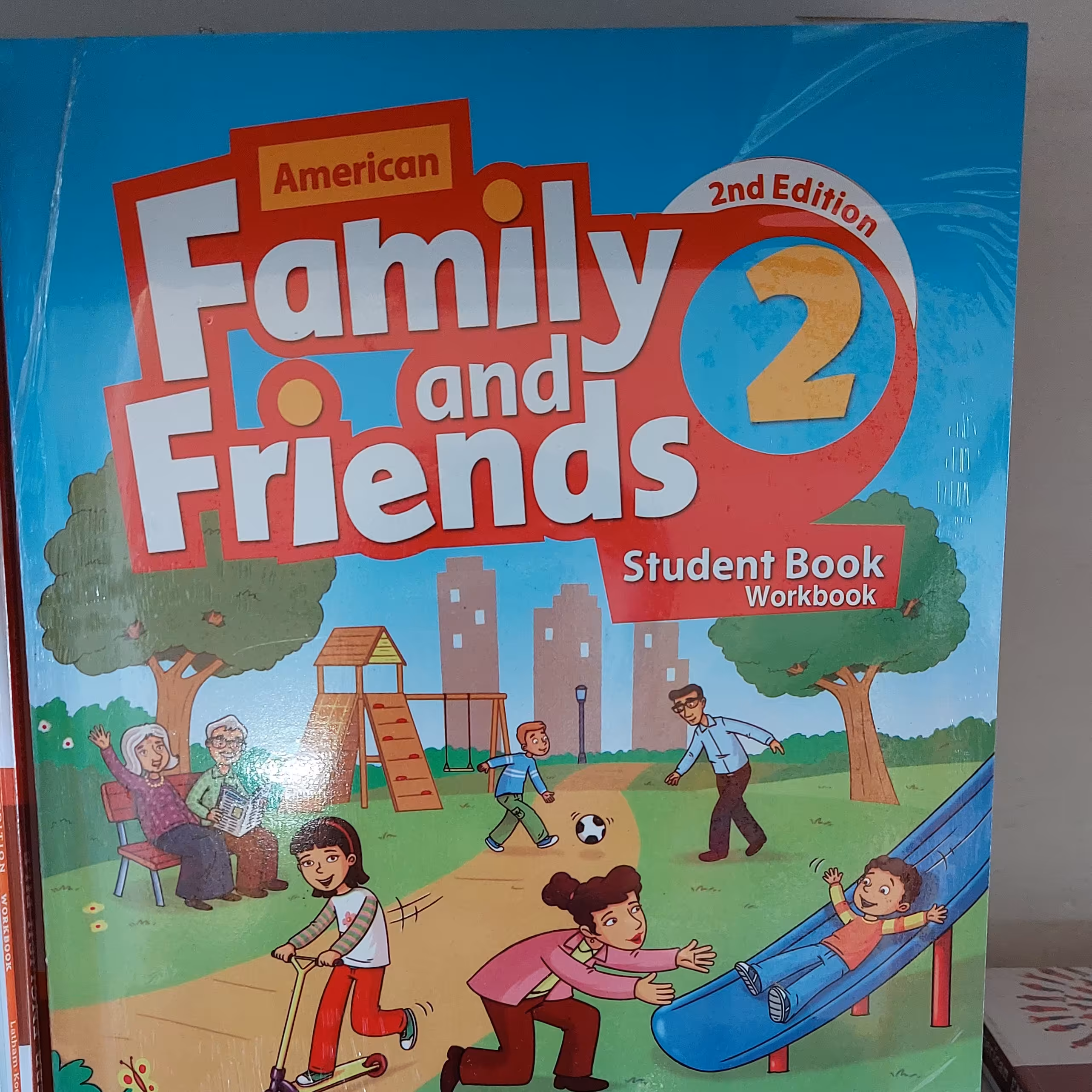 کتاب زبان فامیلی Family 2