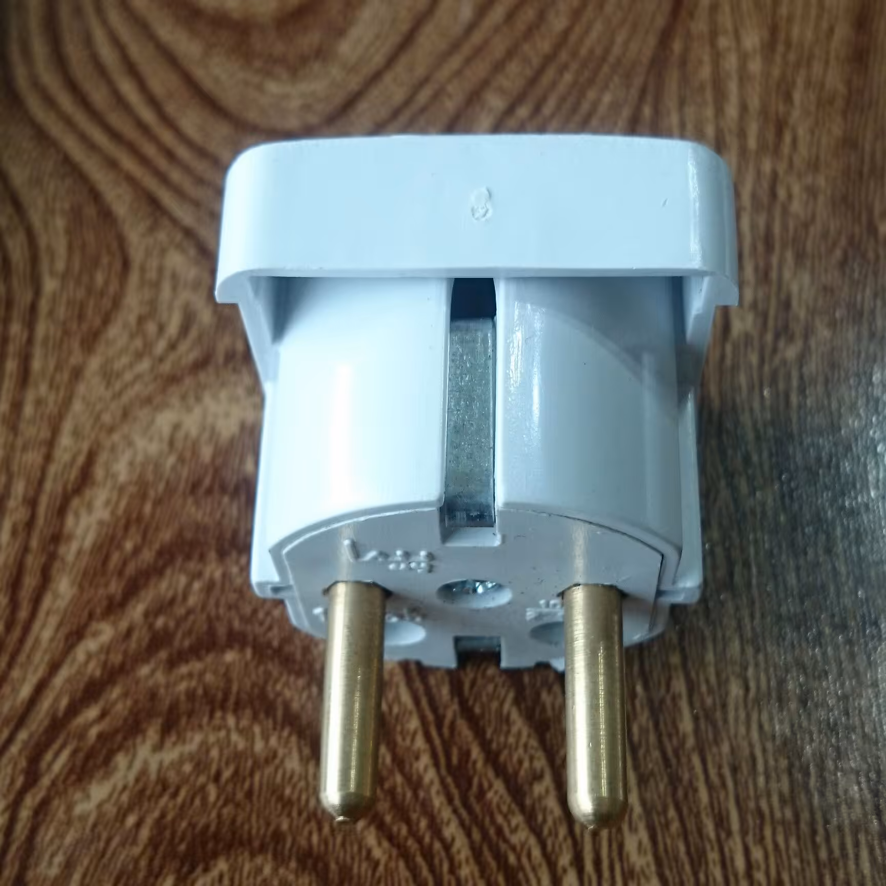 دوشاخه برنجی کولری