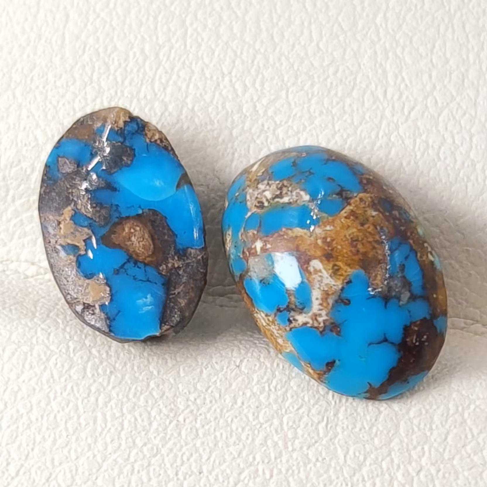 دو قطعه نگین فیروزه معدنی نیشابور (ست مردانه و  زنانه)