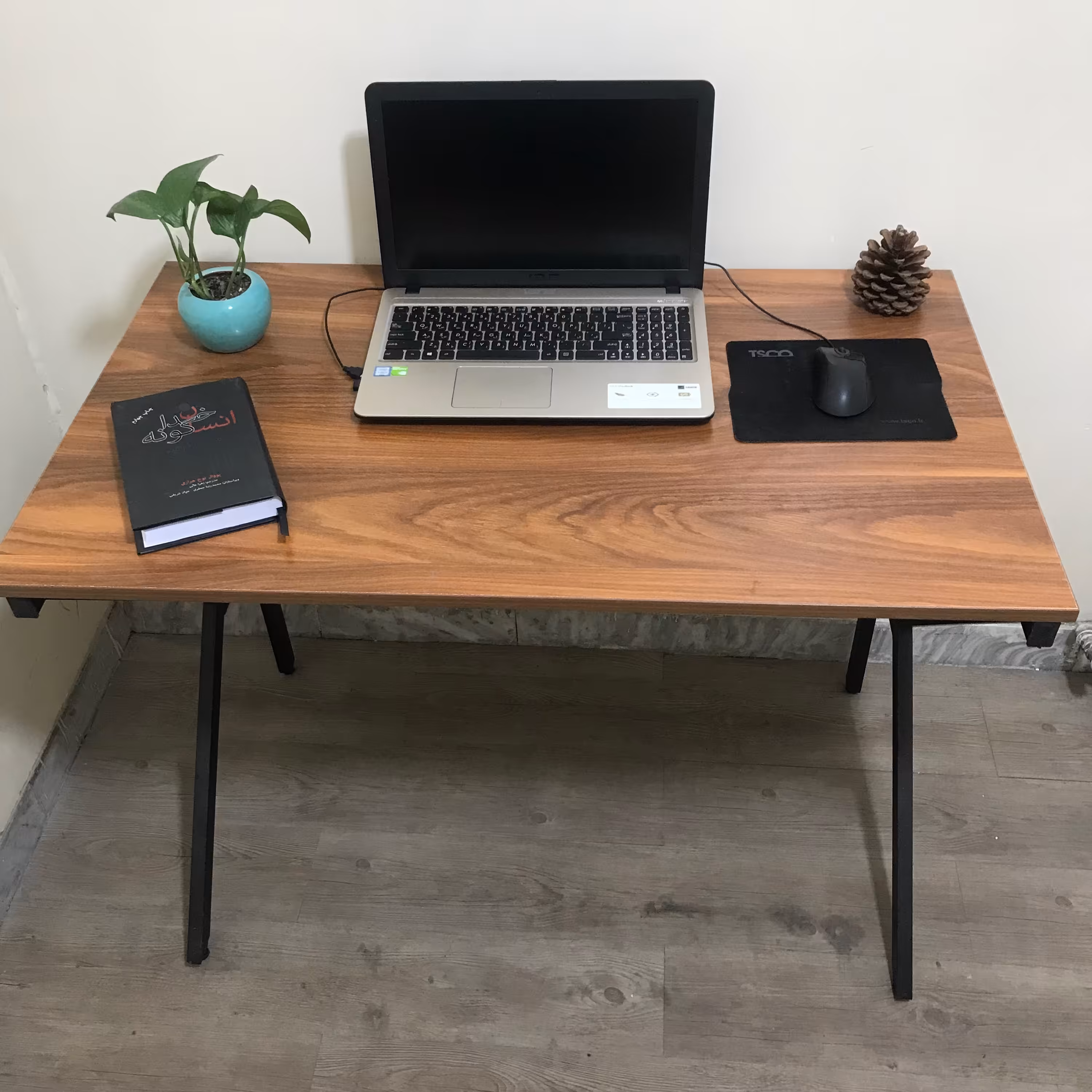 میز تحریر و کامپیتر  با کیفیت منحصر به فرد