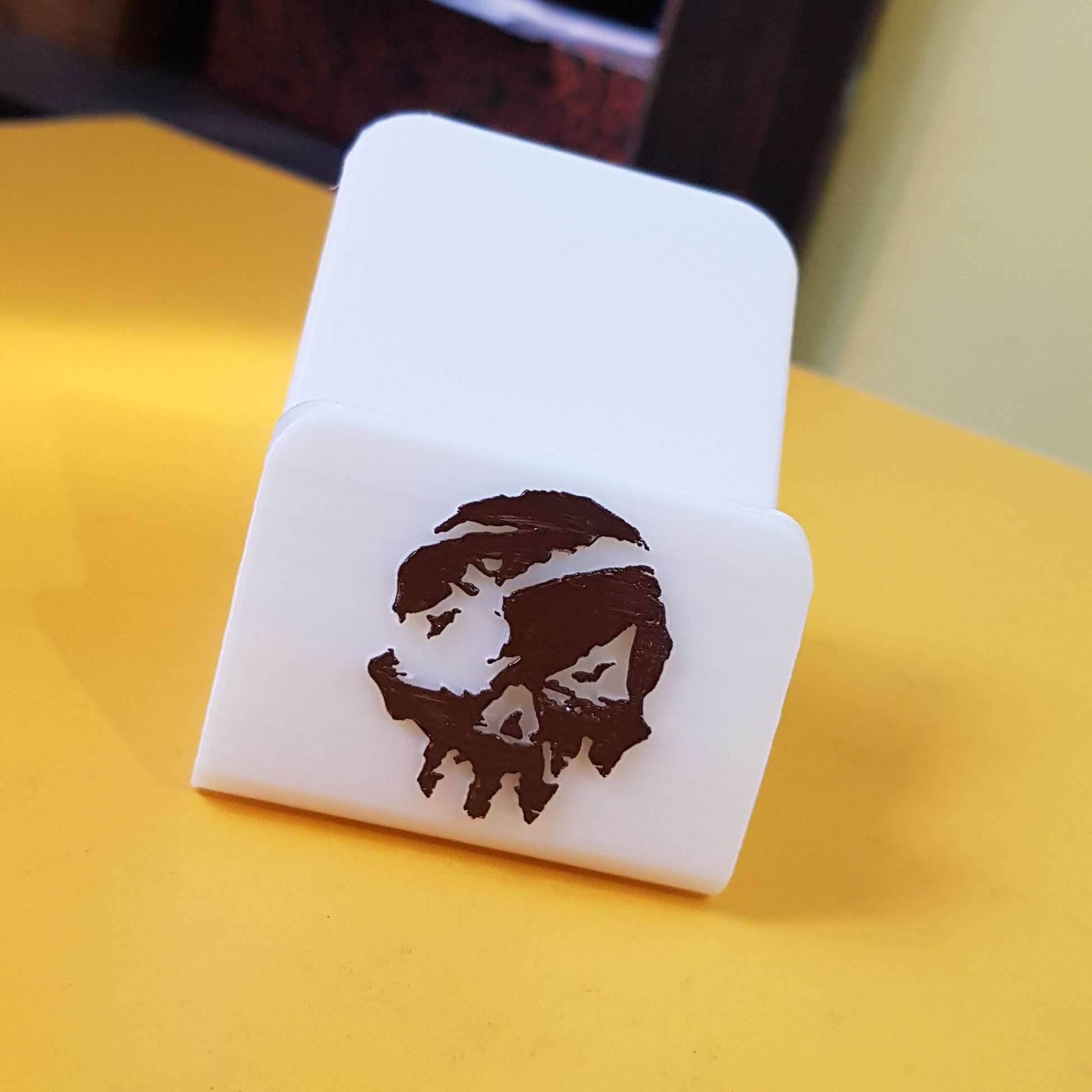 پایه نگهدارنده دسته x box مدل جمجمه سایز 8 سانتی متر 