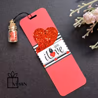 شکلات گیفت با آویز شیشه ای کوچک حاوی قلبهای ریزکوچک