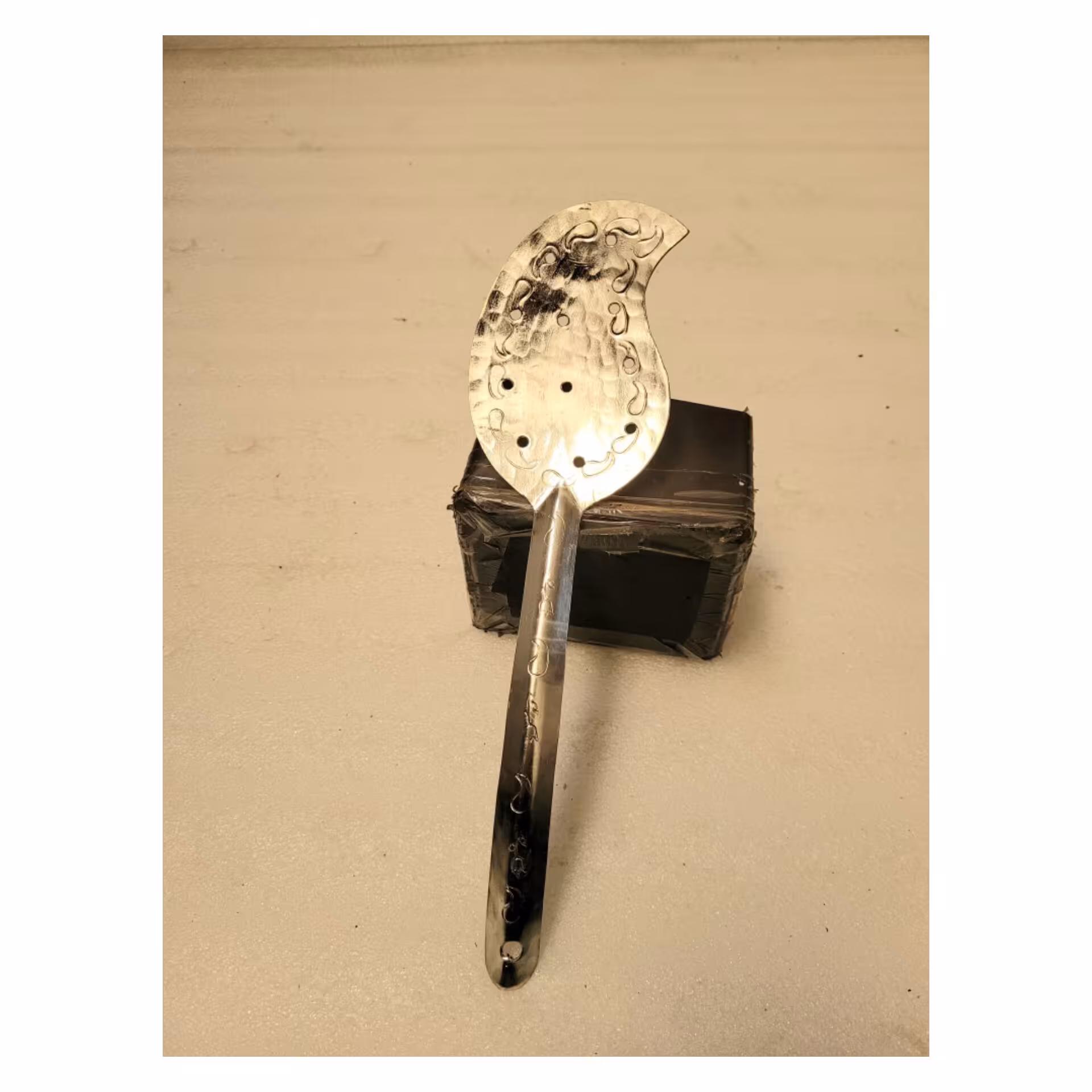 کفگیر مسی مدل ترمه