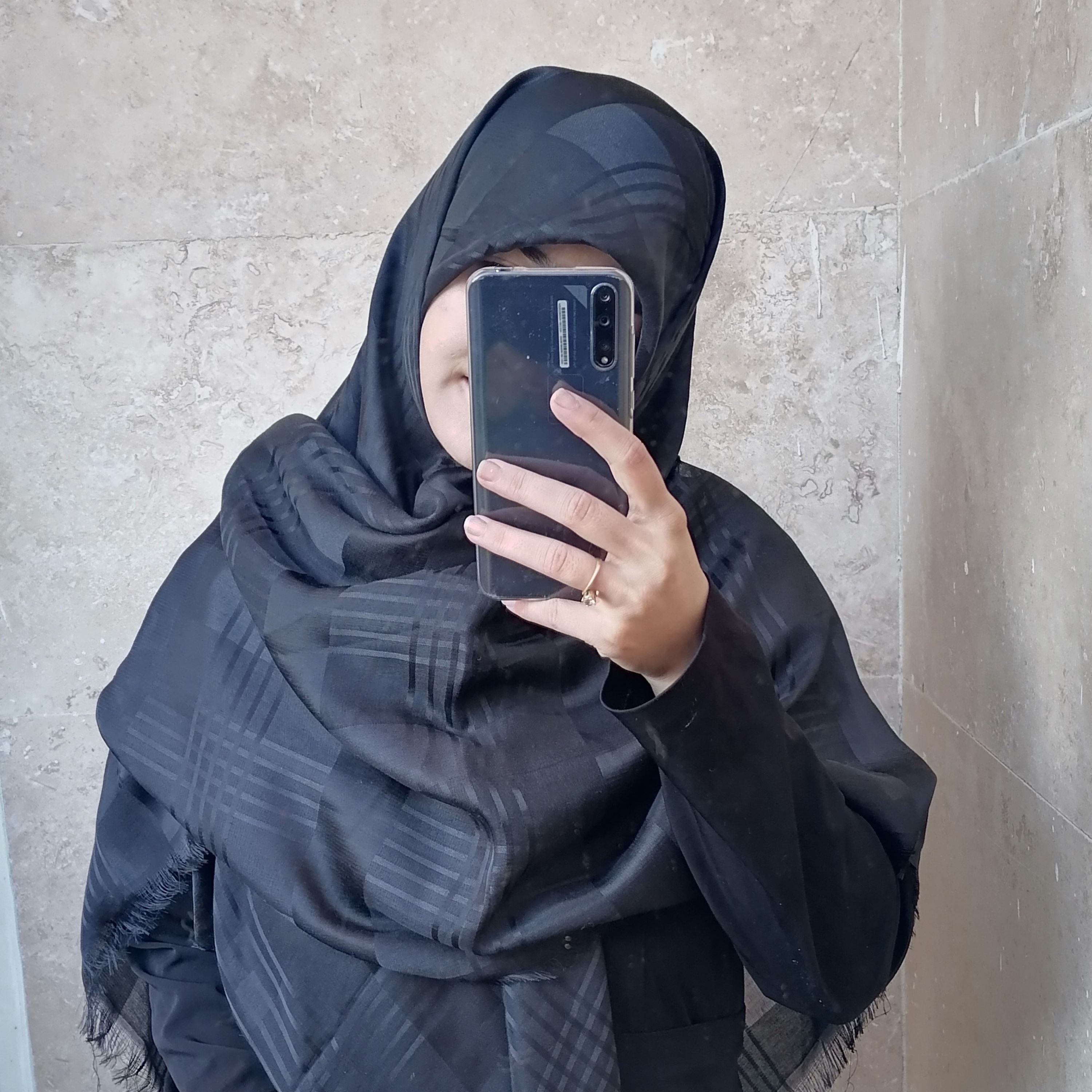 روسری مشکی ساده
