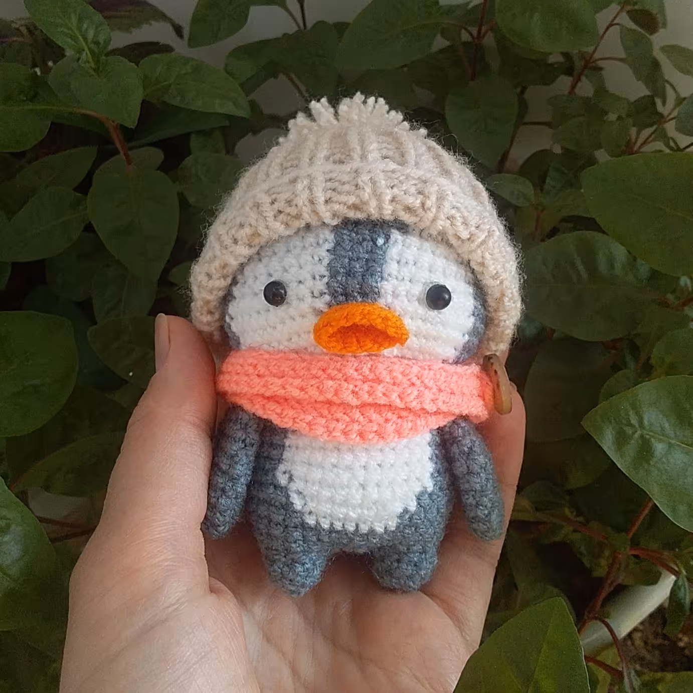 عروسک پنگوئن ،قد 12 سانت،بافته شده نخ ایرانی مرغوب،سفارش در انواع رنگ بندی