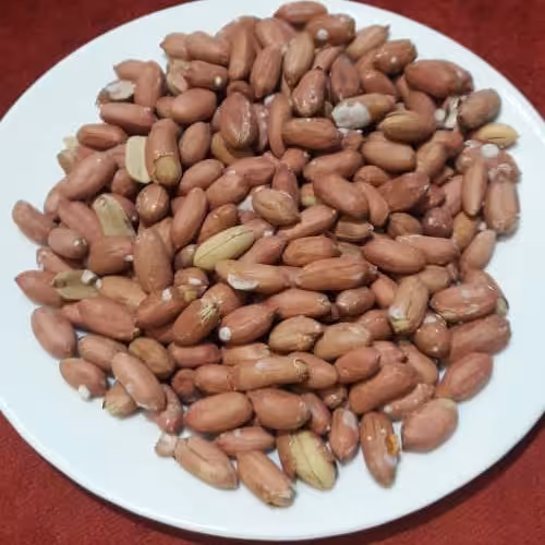 بادام زمینی آستانه