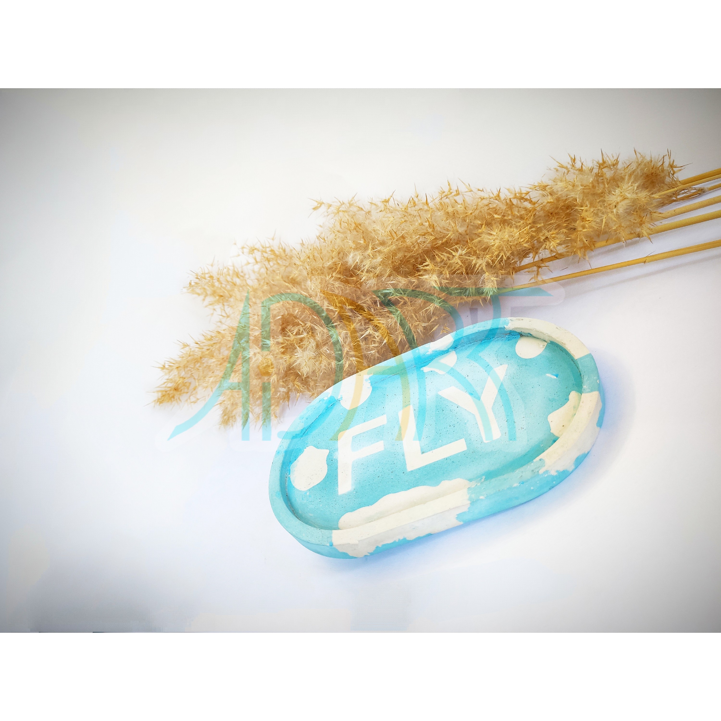 ظرف پذیرایی زیرلیوانی سه حرفی با اسم و کلمه دلخواه شما (FLY)